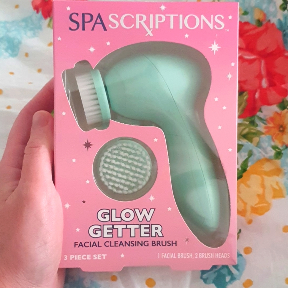 Facial Cleansing Brush Gift Set